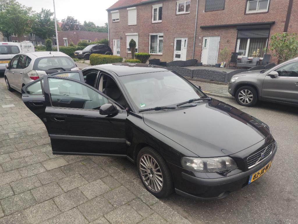 Volvo S60 2.4 Turbo 200pk Dealer onderhouden, Voorwielaandrijving, Zwart, S60, Zwart