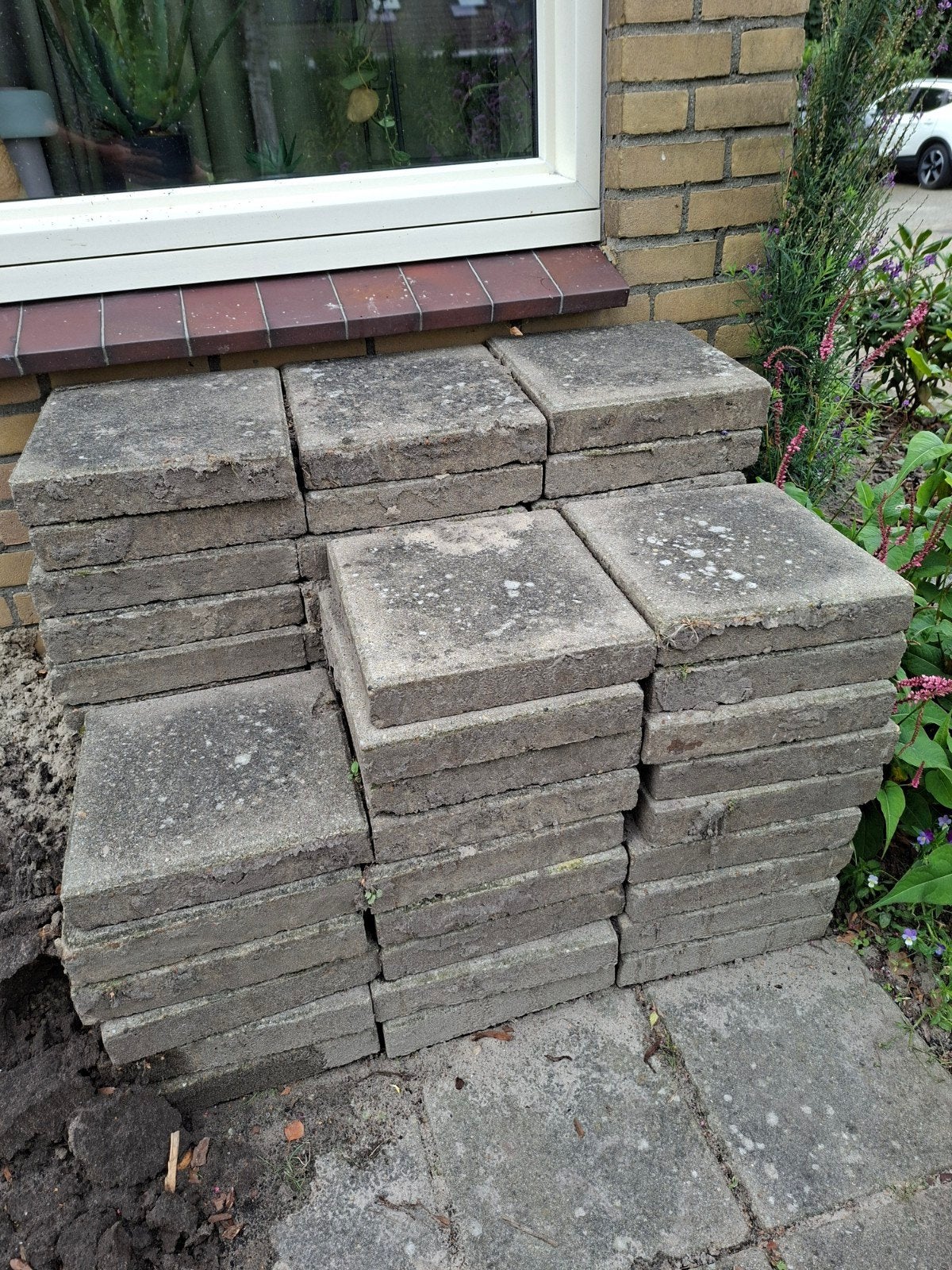 gratis ! Betontegels 50 stuks ,30 x 30 centimeter, Tuin en Terras, Tegels en Klinkers, Ophalen of Verzenden, Beton, Terrastegels
