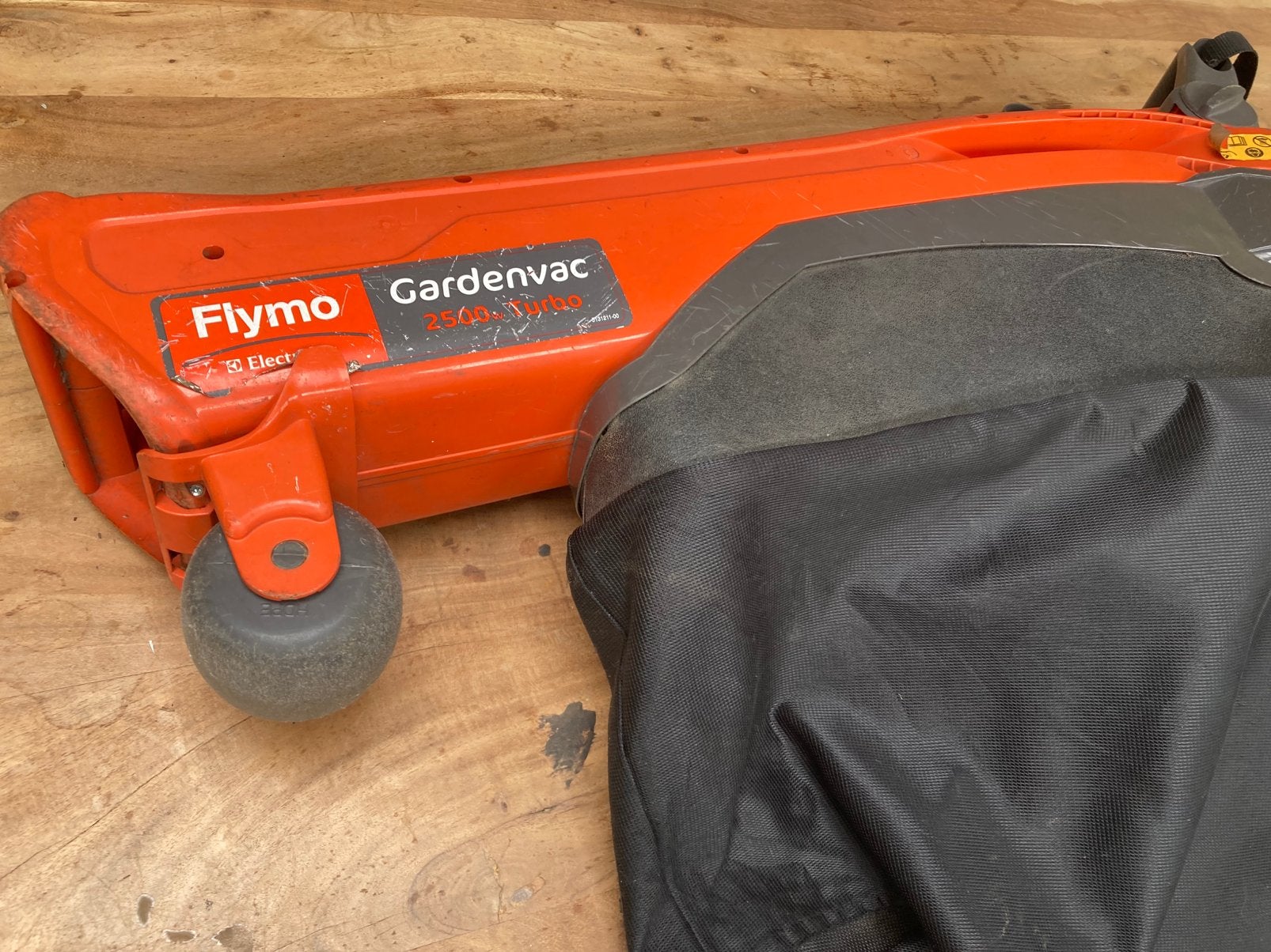 Flymo bladblazer/zuiger GardenVac 2500 Turbo, Tuin en Terras, Bladblazers, Handgedragen, Ophalen of Verzenden, Zo goed als nieuw