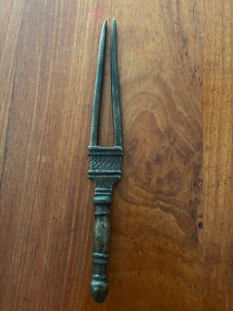 Antiek bronzen haarpin uit India, Antiek en Kunst, Antiek | Koper en Brons, Ophalen of Verzenden, Brons