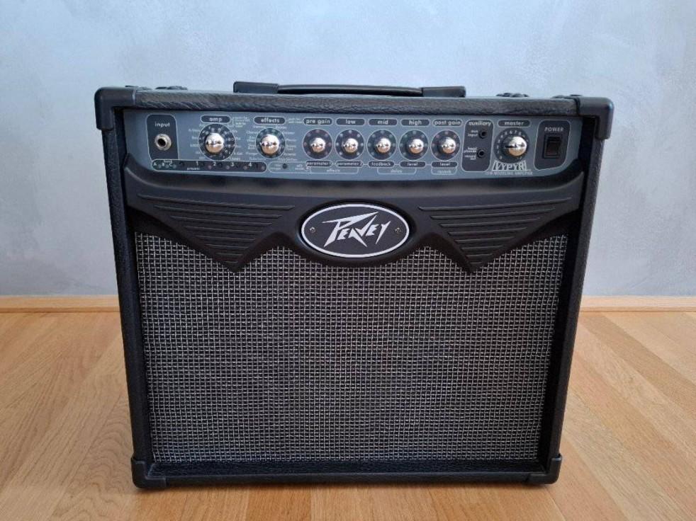 Peavey Vypyr 15 1x8 inch 15W modeling gitaarversterker combo, Ophalen of Verzenden, Zo goed als nieuw, Gitaar, Minder dan 50 watt