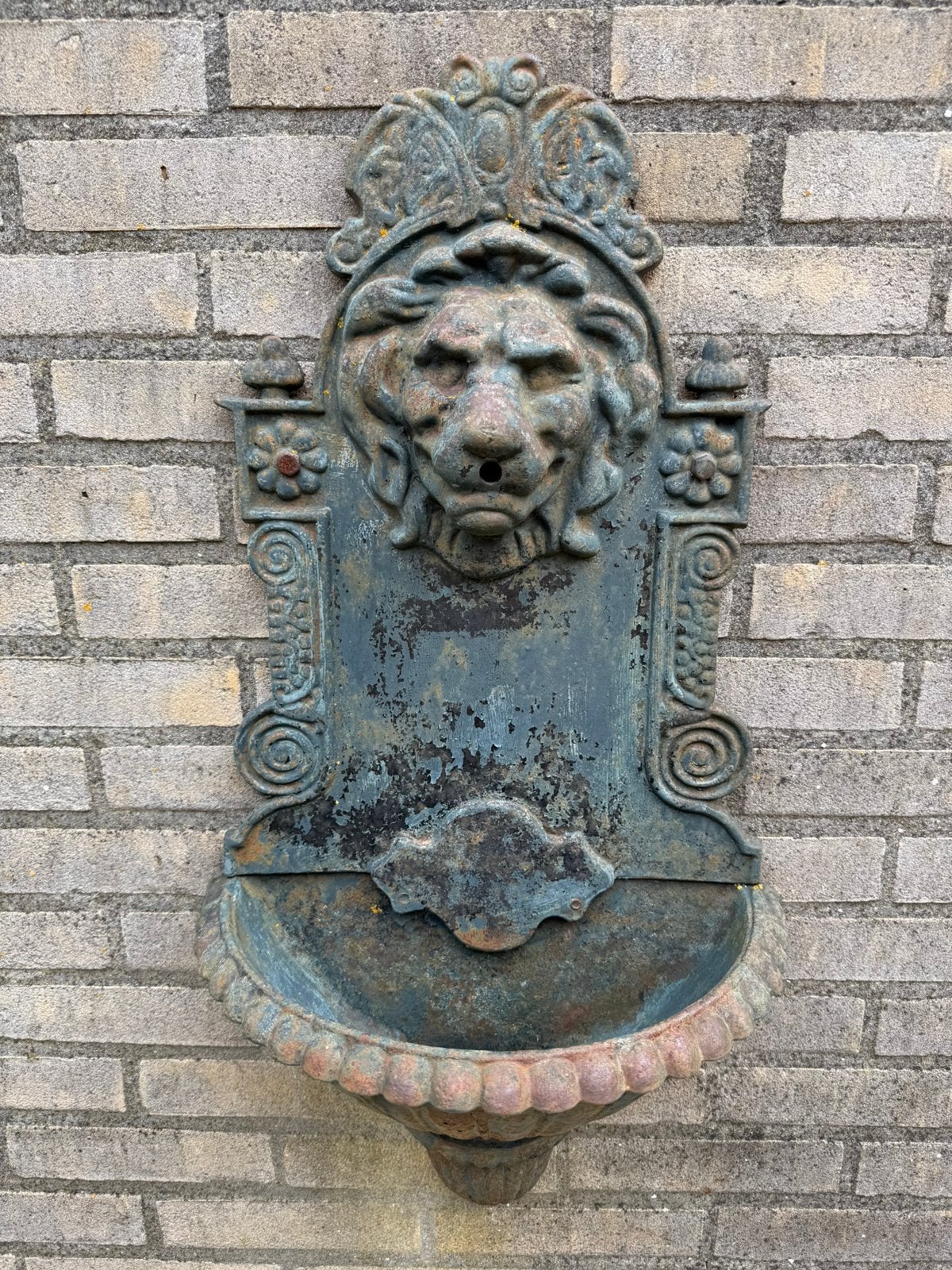 Antieke ijzeren leeuwenkop muur fontein, Ophalen, Gebruikt, Metaal, Overige typen