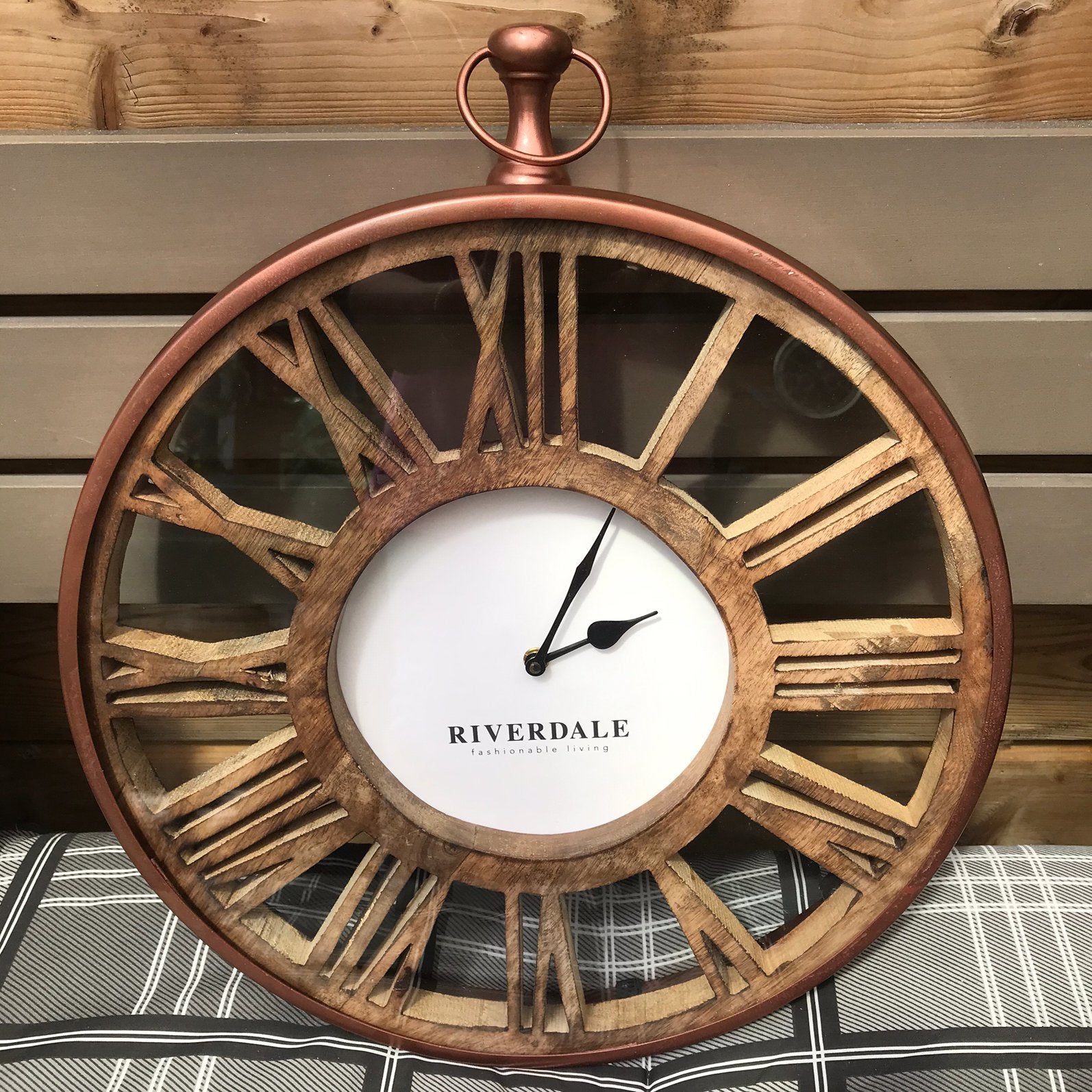 Riverdale klok, Huis en Inrichting, Woonaccessoires | Klokken, Ophalen, Zo goed als nieuw, Wandklok