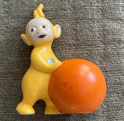 Laa-Laa (La la) Teletubbies figuur met bal, Ophalen of Verzenden, Gebruikt