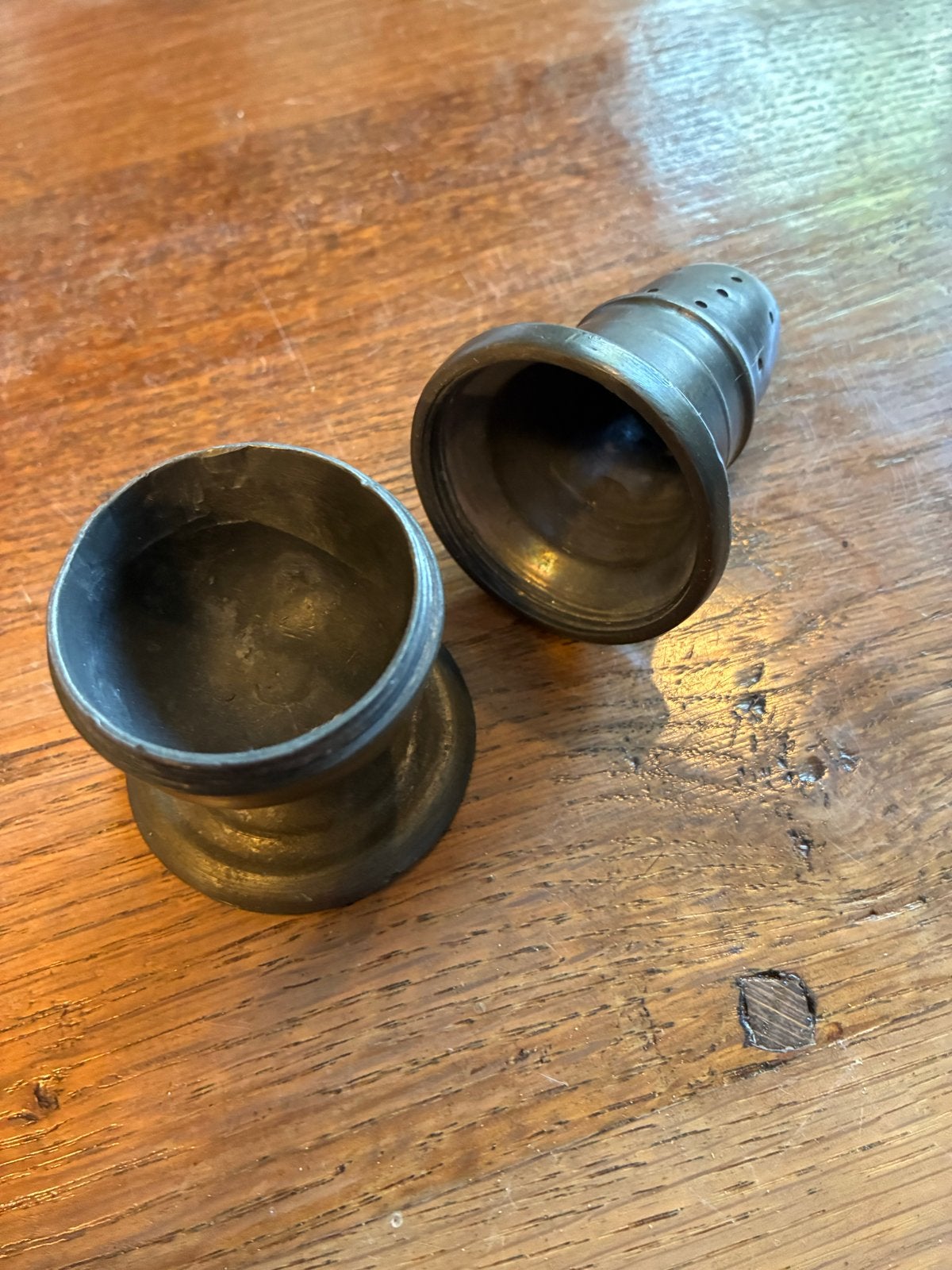 Antieke koperen peper- of zoutstrooier, Antiek en Kunst, Ophalen of Verzenden