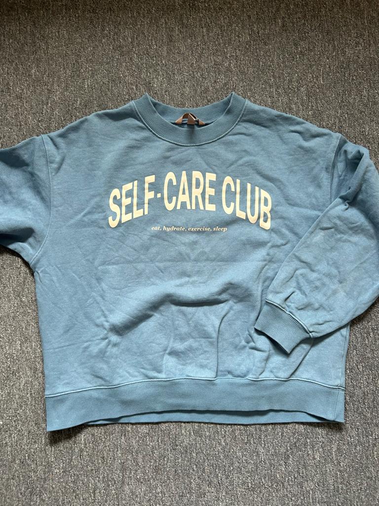 Blauwe 'Self-Care Club' sweater, maat S, Ophalen of Verzenden, Gedragen, Maat 36 (S), Blauw
