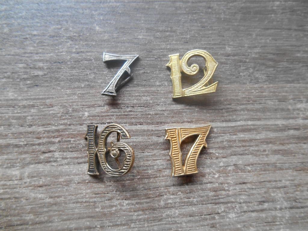 Vierdaagse cijfers oud type ZILVER LEES DE BESCHRIJVING, Verzamelen, Militaria | Algemeen, Ophalen of Verzenden, Landmacht, Nederland