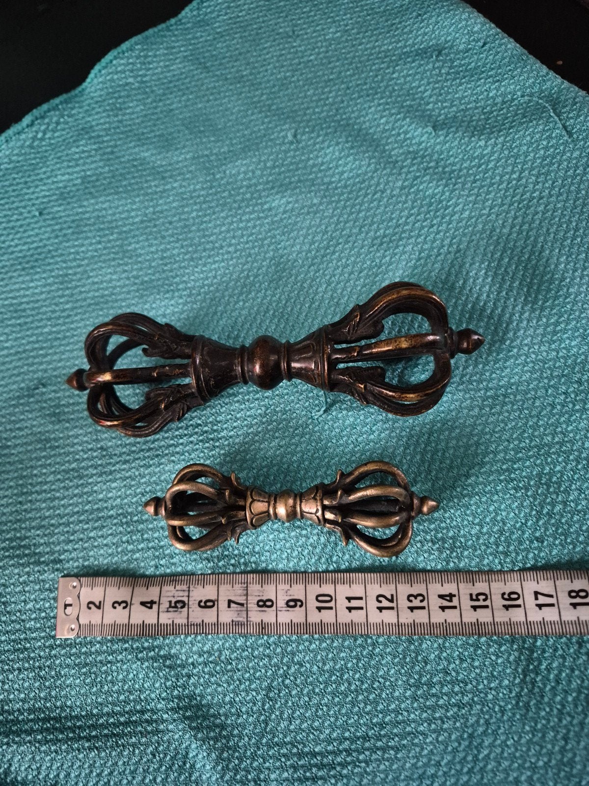 Set van 2 Vajra Dorje Tibetaanse Rituele Voorwerpen, Antiek en Kunst, Ophalen of Verzenden