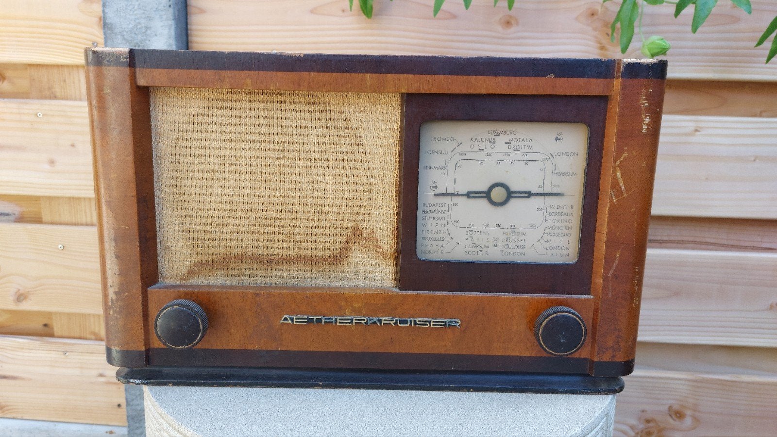 Buizenradio Aetherkruiser 1948, Ophalen