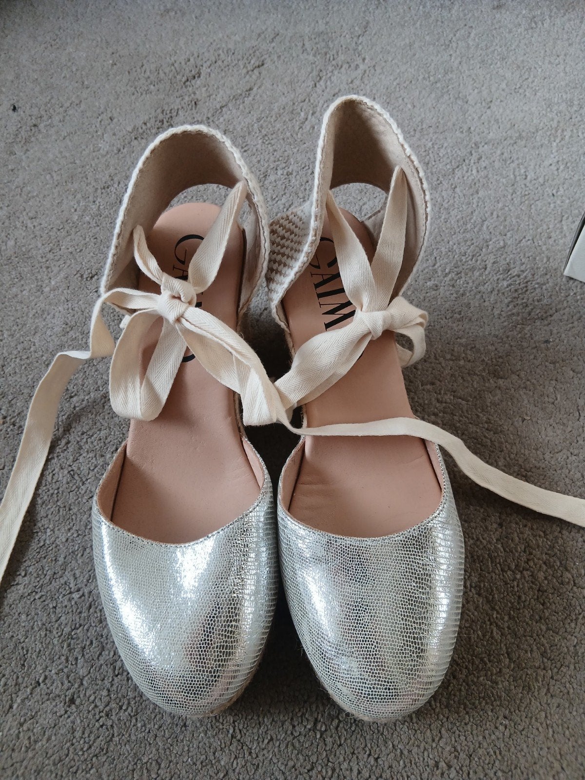 Gaimo Espadrilles Zilver Maat 40, Kleding | Dames, Schoenen, Ophalen of Verzenden, Zo goed als nieuw, Espadrilles of Moccasins