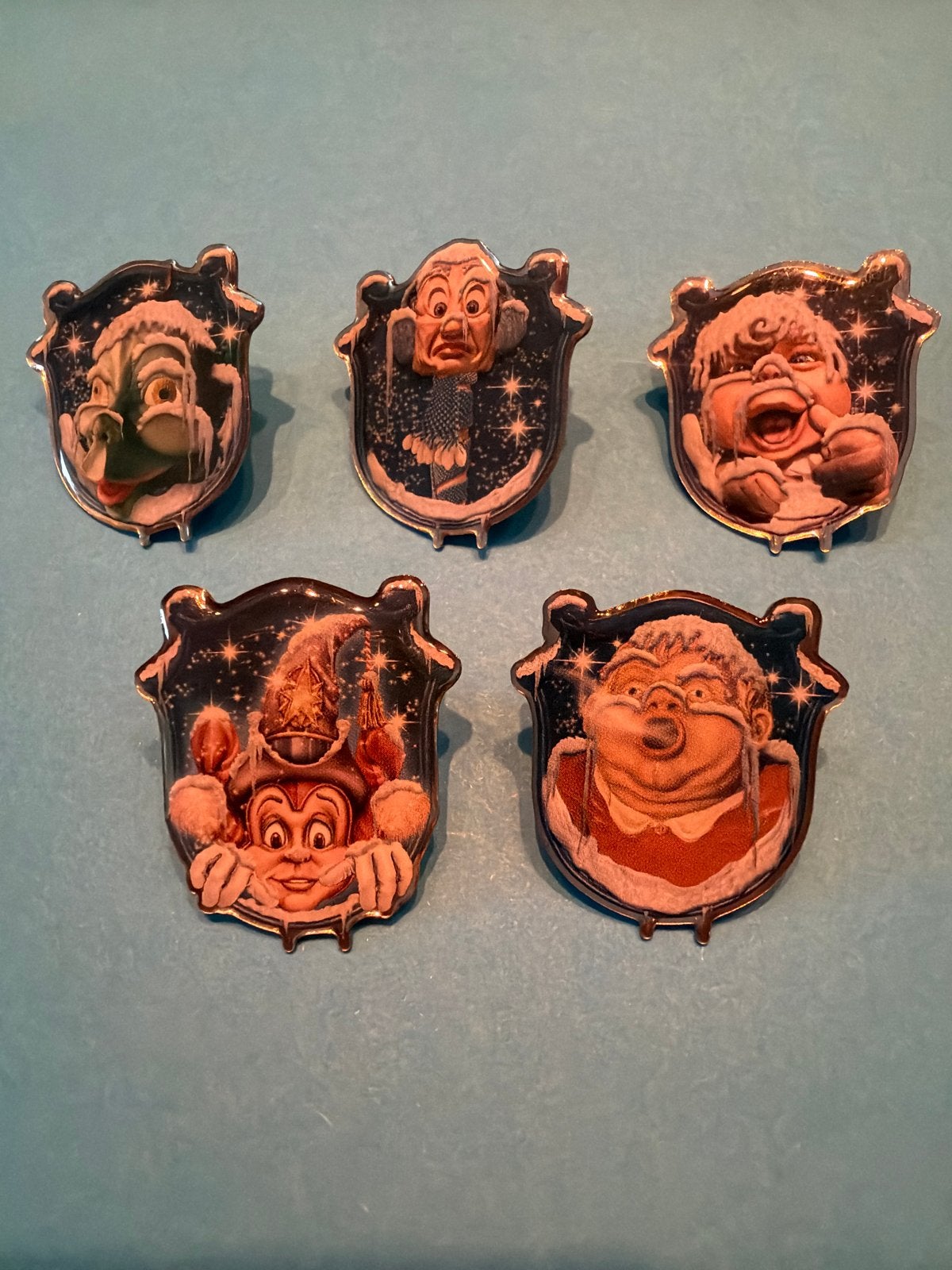 Efteling Pin - Winter 2005 set (5 pins), Verzamelen, Ophalen, Zo goed als nieuw, Button of Speldje