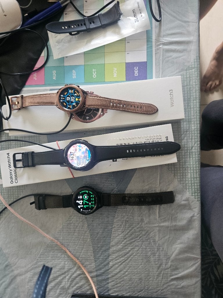 samsung galaxy watch 2x4 en 1x3, Ophalen of Verzenden, Gebruikt, Zwart, Android