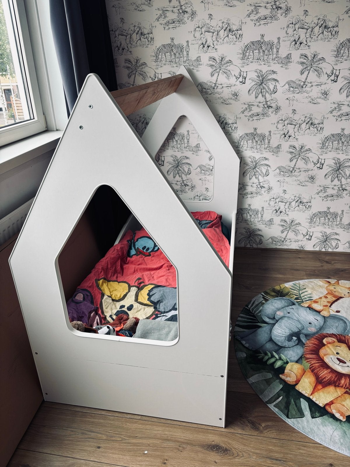 Peuterbed huisje - makkelijk in- en uit elkaar te halen, Ophalen, Gebruikt, Minder dan 140 cm, Matras