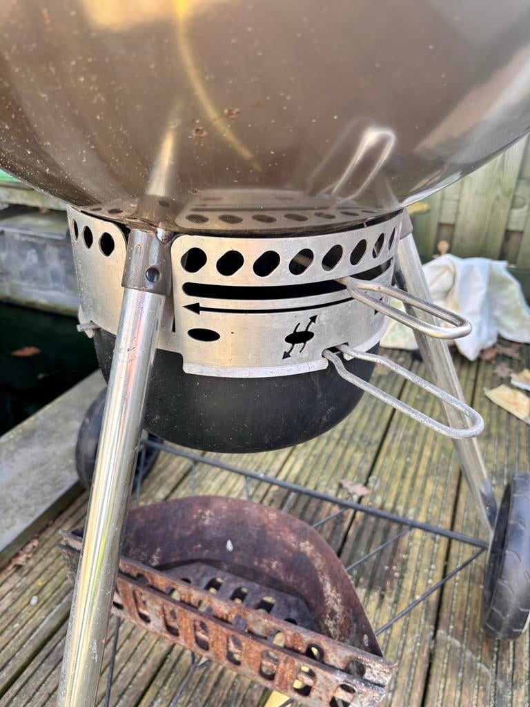 Weber Master-Touch 57cm met rotisserie, Tuin en Terras, Houtskoolbarbecues, Ophalen, Gebruikt, Met accessoires