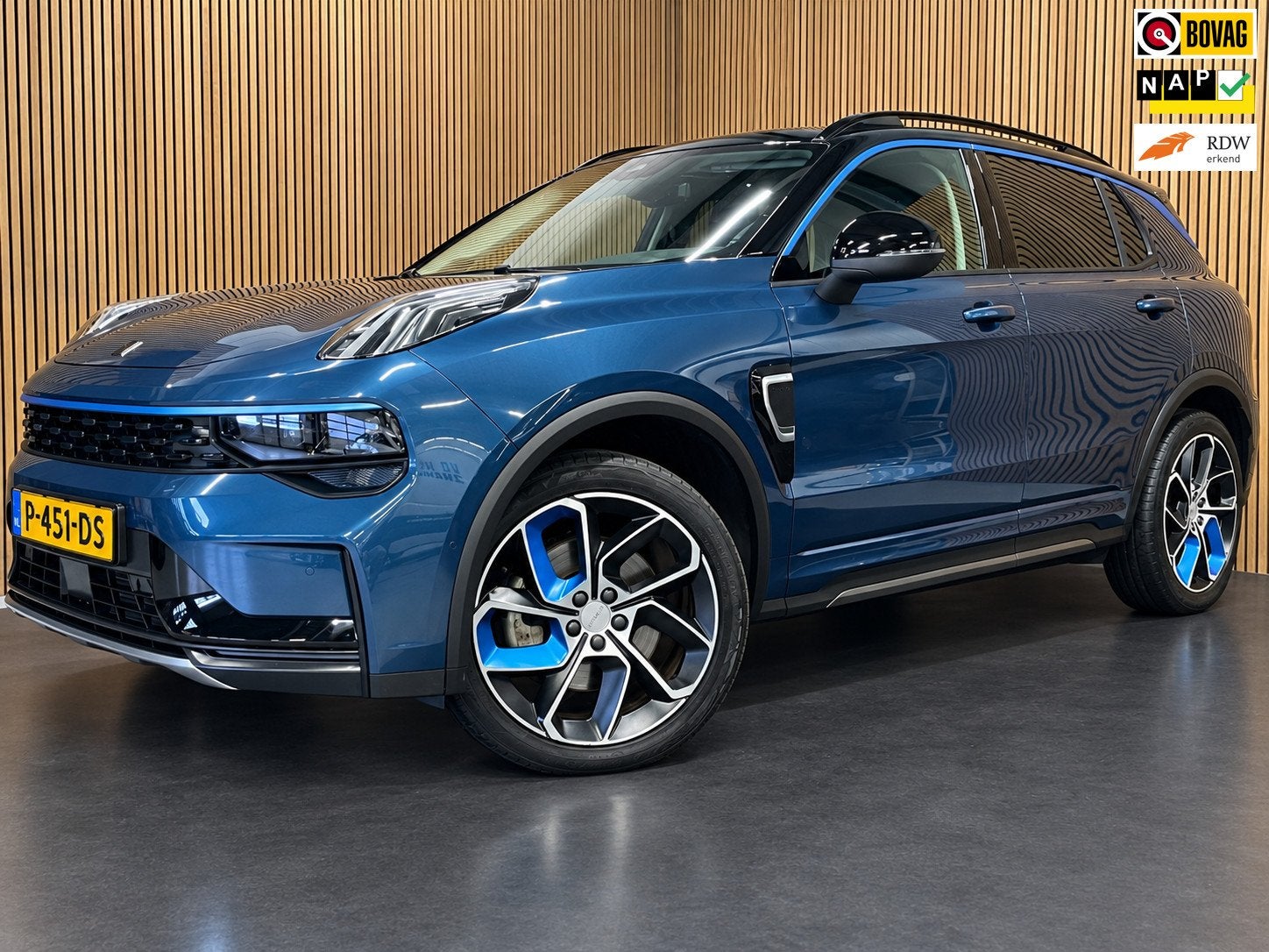Lynk & Co 01 1.5|PHEV|NL-AUTO|NAP|BLUE|PANO|ACC|CAMERA|ANDRO, Auto's, Dealer onderhouden, Blauw, Leder en Stof, 120 €/maand