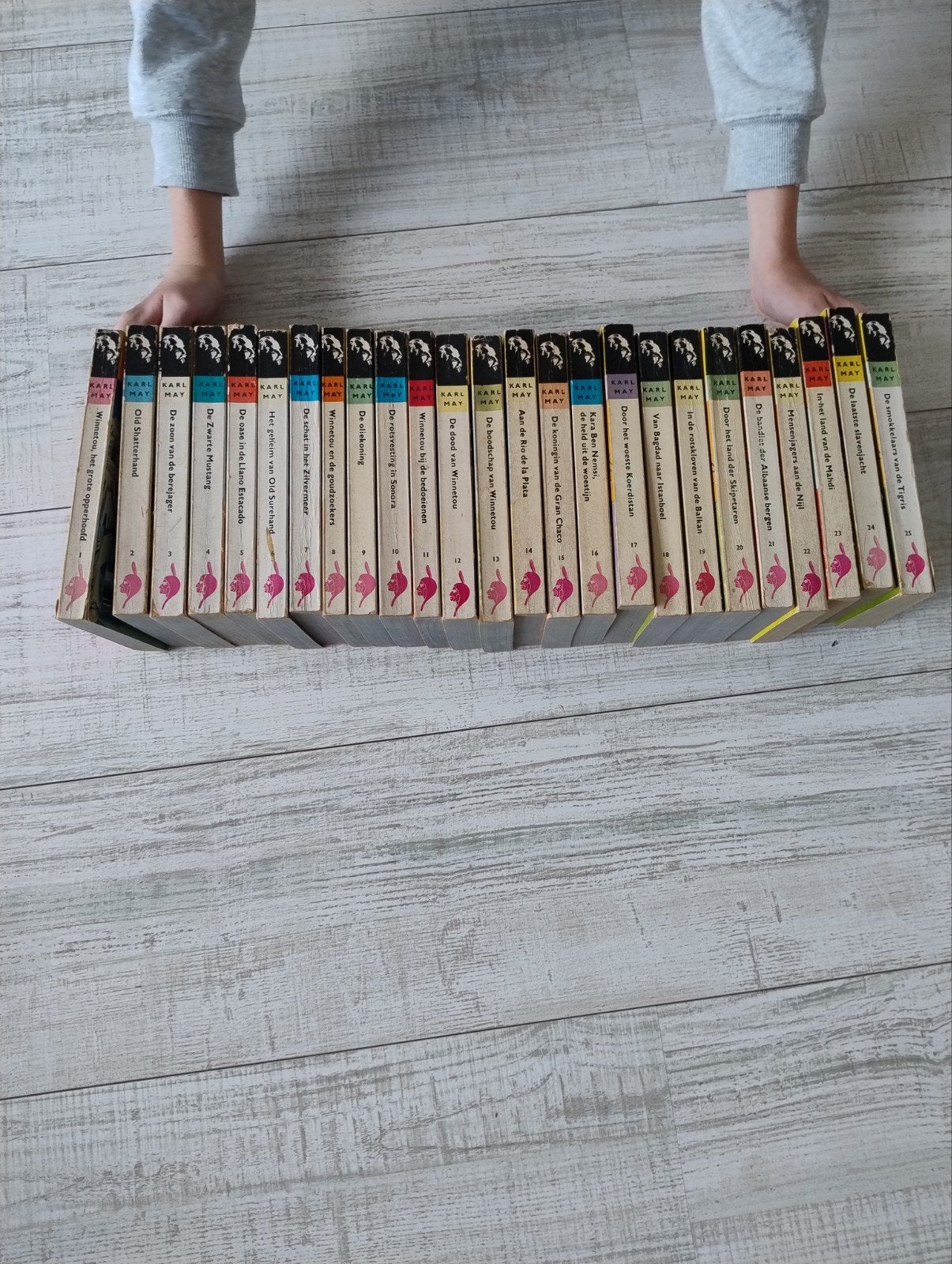Zeldzame complete set Karl May pockets nrs 1 t/m 25, Ophalen of Verzenden, Gelezen, Karl May, Nederland