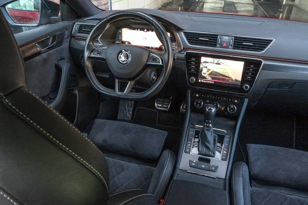 Skoda Superb 1.5 TSI 150pk Automaat, Sportline, Trekhaak, Auto's, 730 kg, 4 cilinders, Leder en Stof, Origineel Nederlands