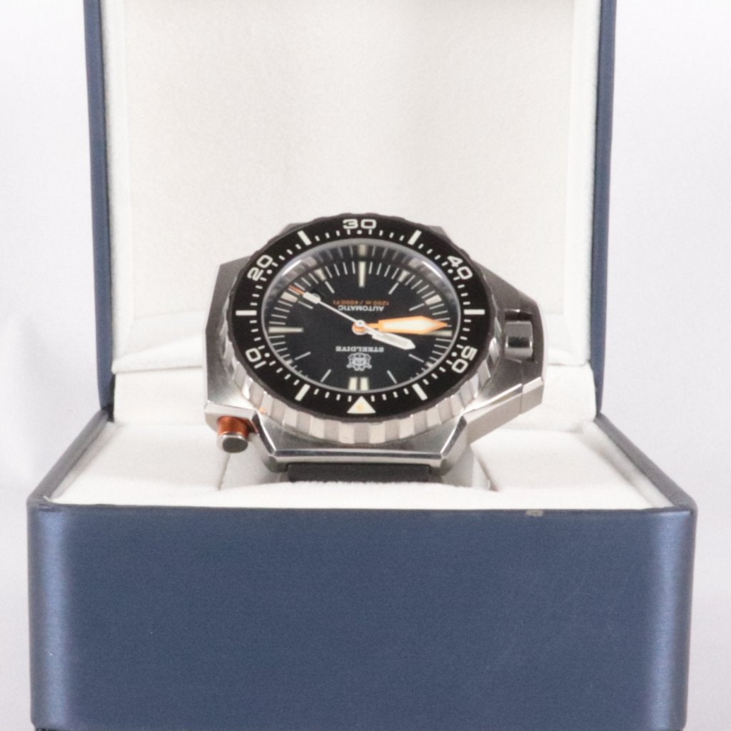 SteelDive SD1969 Herenhorloge - ZGAN, Flex Ltd., Zo goed als nieuw, https://flex.com/contact-us, Nobelstraat 10, 5807 GA Oostrum LB, Limburg, Nederland