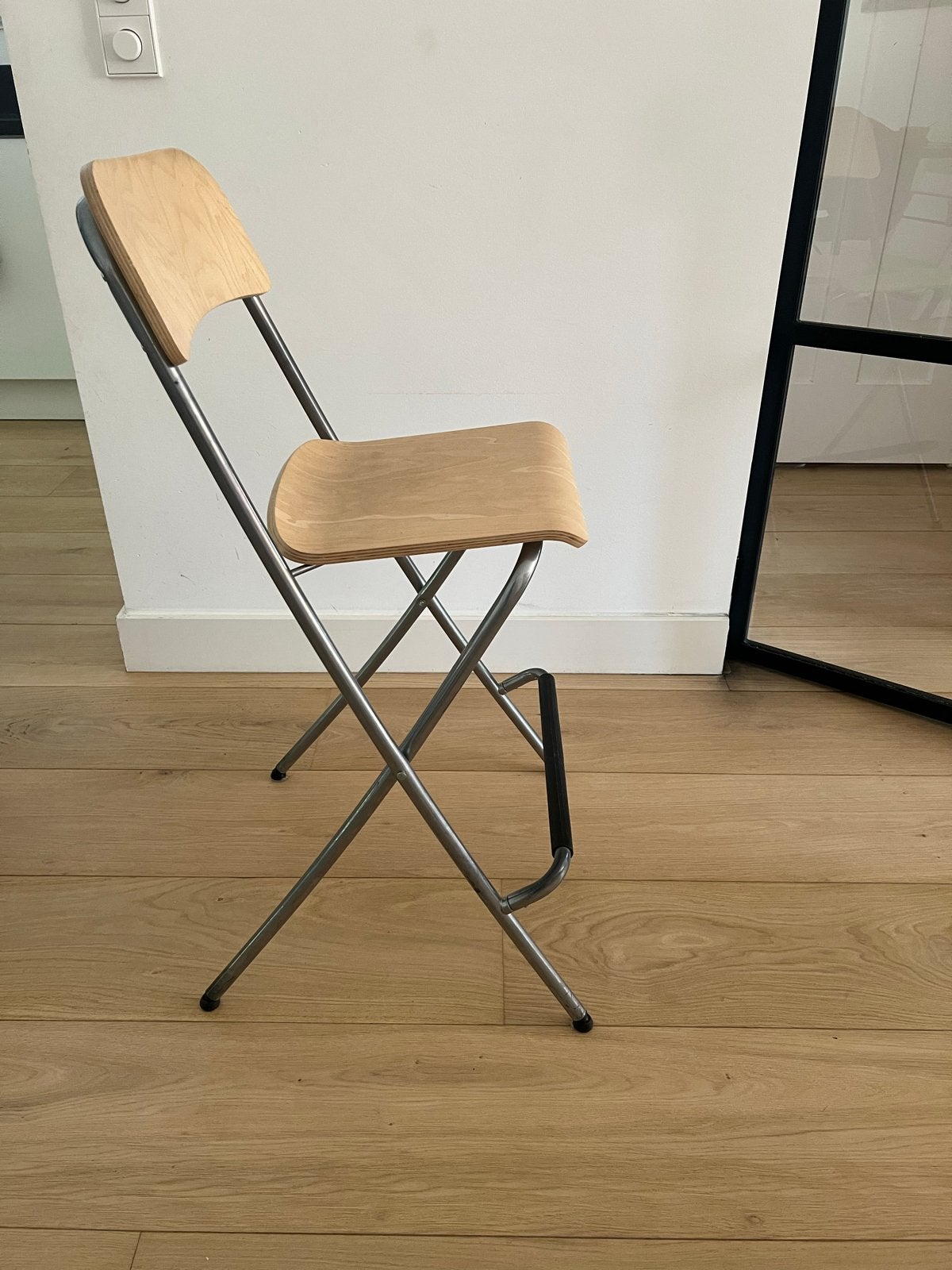 4 inklapbare ikea barstoelen zitje hout&poten metaal kleurig, Ophalen, Gebruikt, 90 cm of meer, 4 krukken