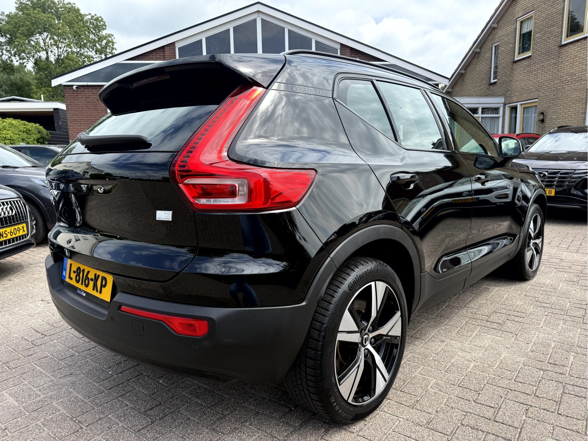Volvo XC40 Recharge P8 AWD R-Design SOH 92.6%, Trekhaak, Sto, Auto's, Gebruikt, Zwart, 24 min, Zwart