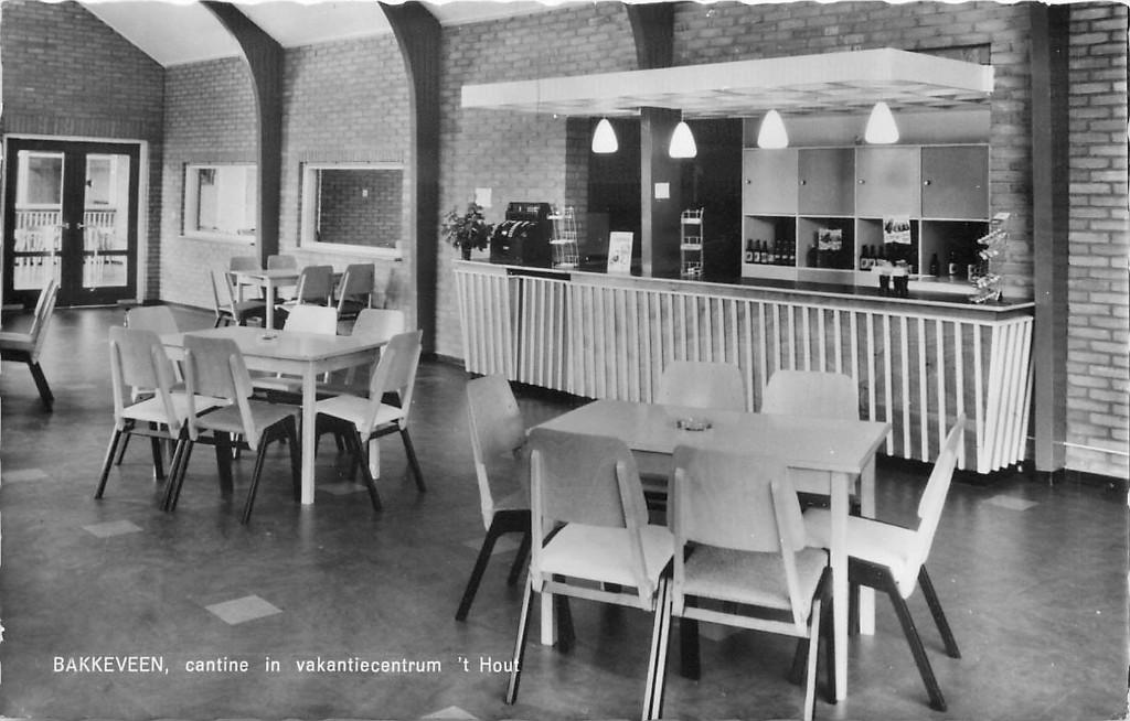 381-483-003 Bakkeveen Cantine in vakantiecentrum 't Hout, Verzenden, Voor 1920, Friesland