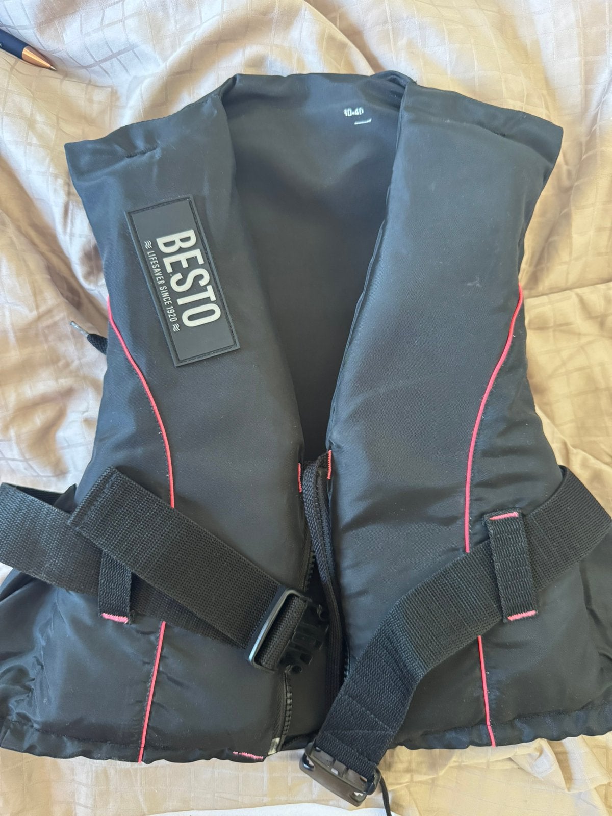 Besto Dinghy Zipper 50N zwemvest XS – zwart/roze –ZGAN, Ophalen of Verzenden, Zo goed als nieuw, Dame of Heer, Reddingsvest of Zwemvest