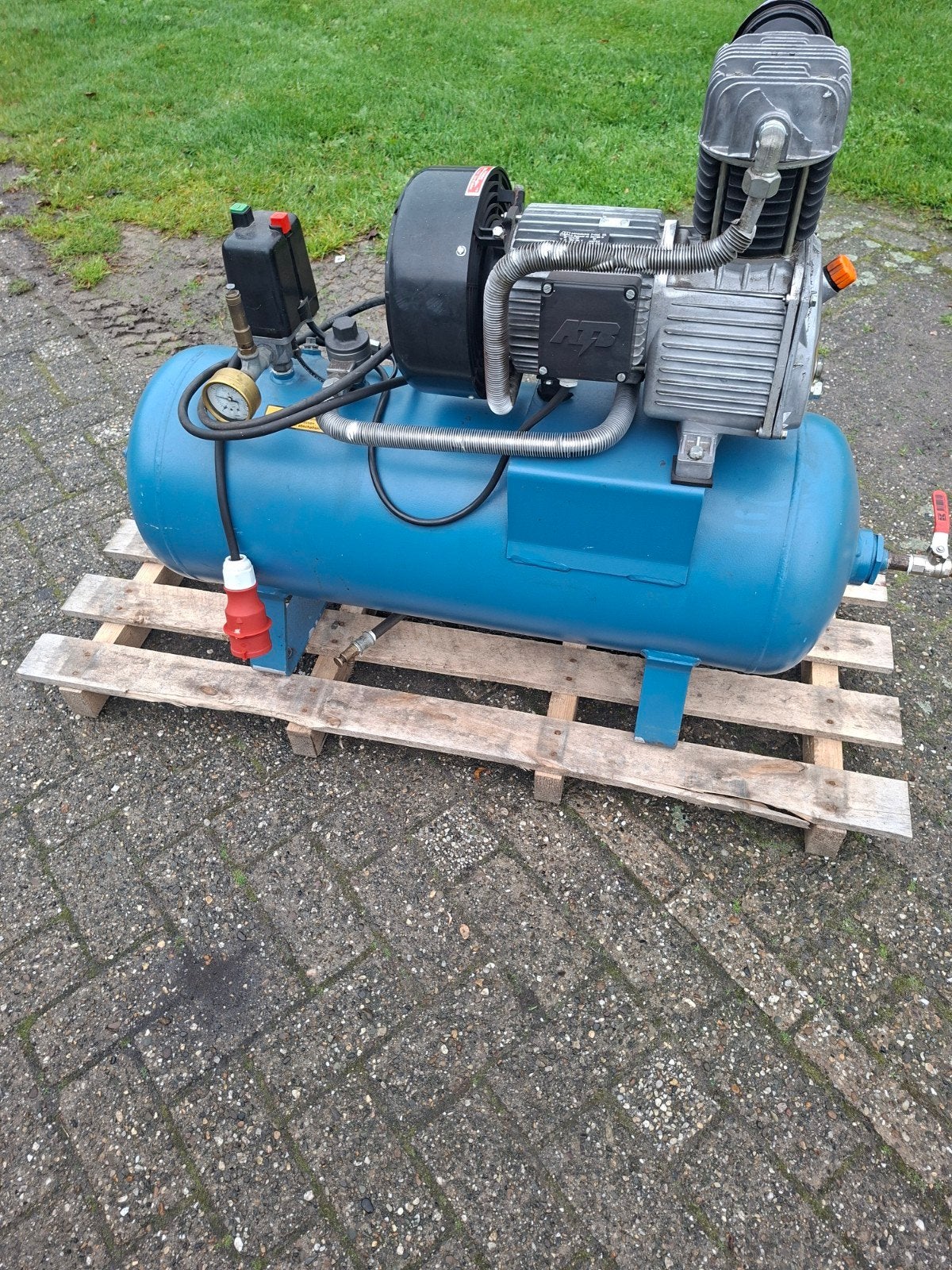Compressor merk Mahle, Doe-het-zelf en Verbouw, 100 liter of meer, Ophalen of Verzenden