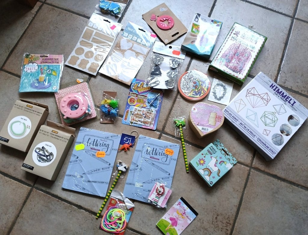 Tas vol cadeautjes voor Sint voor schoen of knutselen of, Ophalen of Verzenden, Nieuw