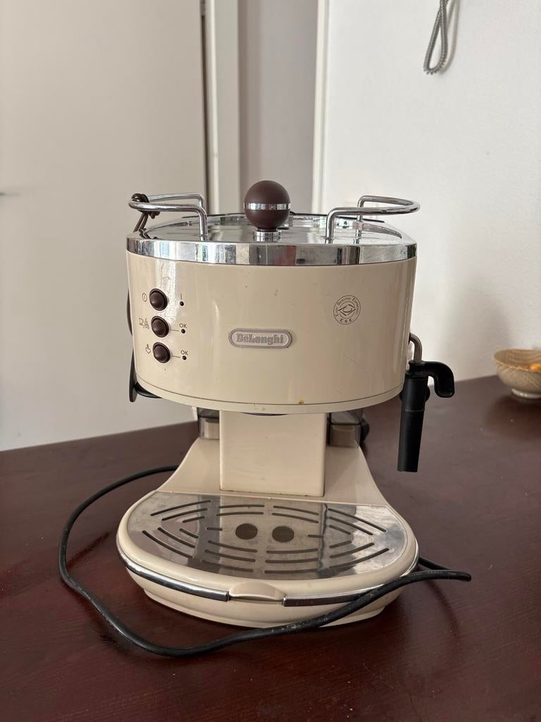 De'Longhi Icona Vintage Espressomachine - Beige, Ophalen, Afneembaar waterreservoir, Espresso apparaat, Gemalen koffie