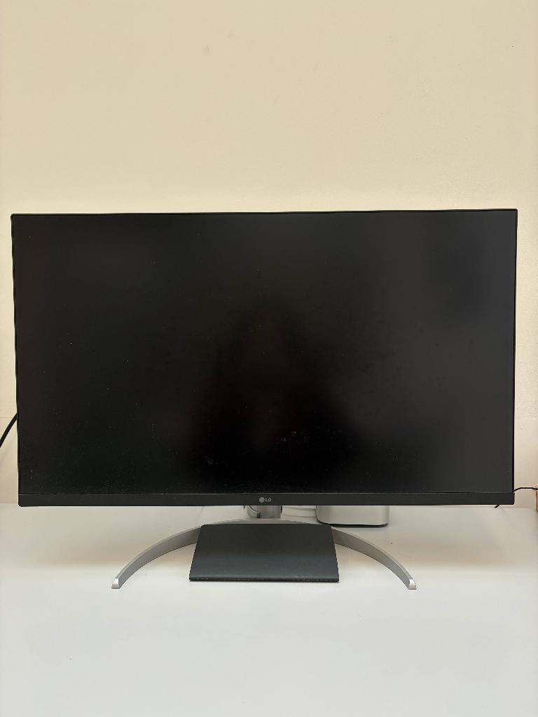 beeldscherm 3 LG UltraFine 32" (38402160, 4K, 32 inch), Computers en Software, Monitoren, Ophalen, IPS, Lg, 60 Hz of minder
