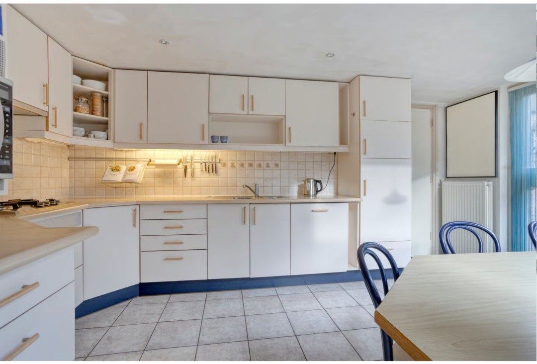 Gratis complete keuken met apparatuur, Huis en Inrichting, Keuken | Complete keukens, Ophalen, Gebruikt, Wit, Hoekkeuken