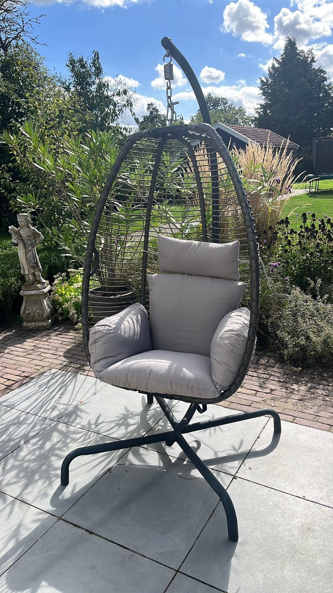 Comfortabele hangstoel met kussen voor buiten, Ophalen, Gebruikt, Wicker