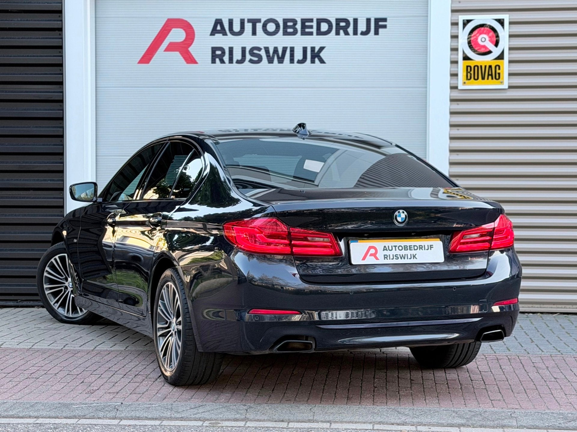 BMW 5-serie 540i High Executive Memory/Softclose/Sfeer, Auto's, Automaat, Gebruikt, Euro 6, Blauw