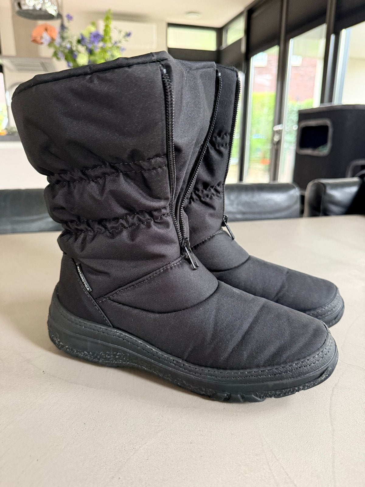Zwarte Snowboots - Maat 37 - Zo goed als nieuw, Ophalen of Verzenden, Zo goed als nieuw, Zwart, Snowboots