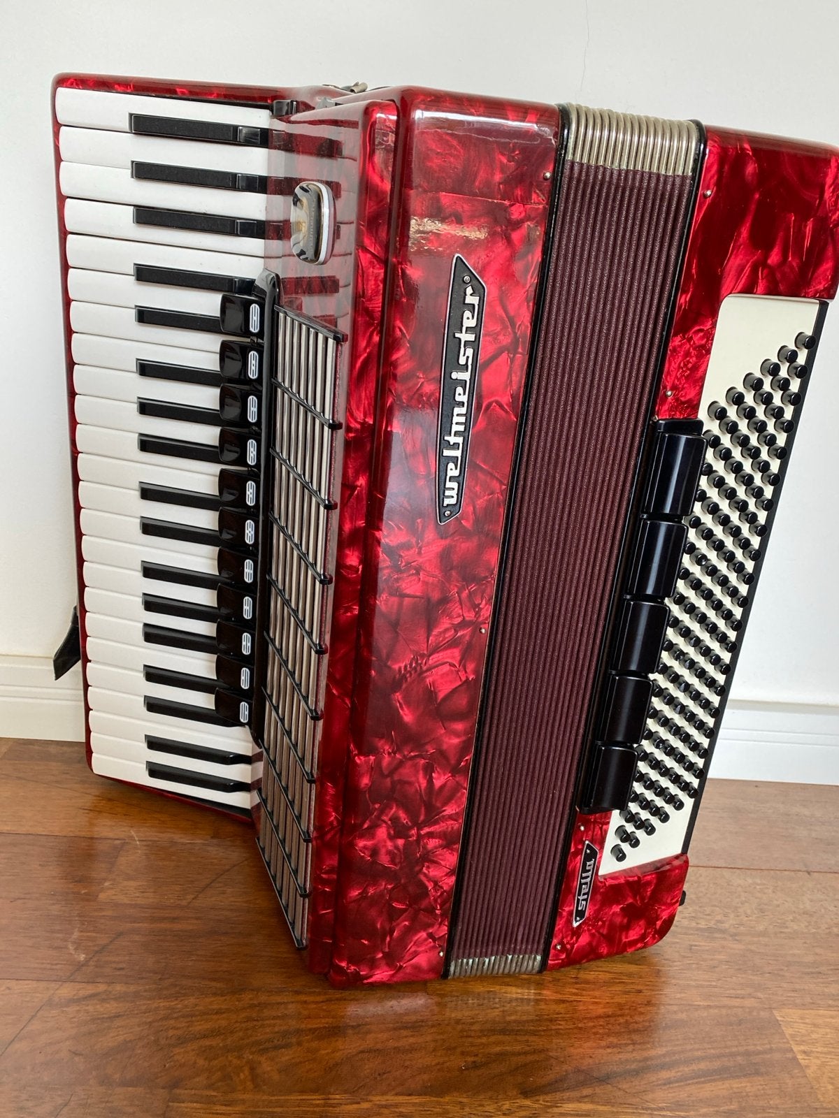 Weltmeister Stella Toetsaccordeon - Rood, Zo goed als nieuw, Muziek en Instrumenten, Accordeons, Overige formaten, Zo goed als nieuw