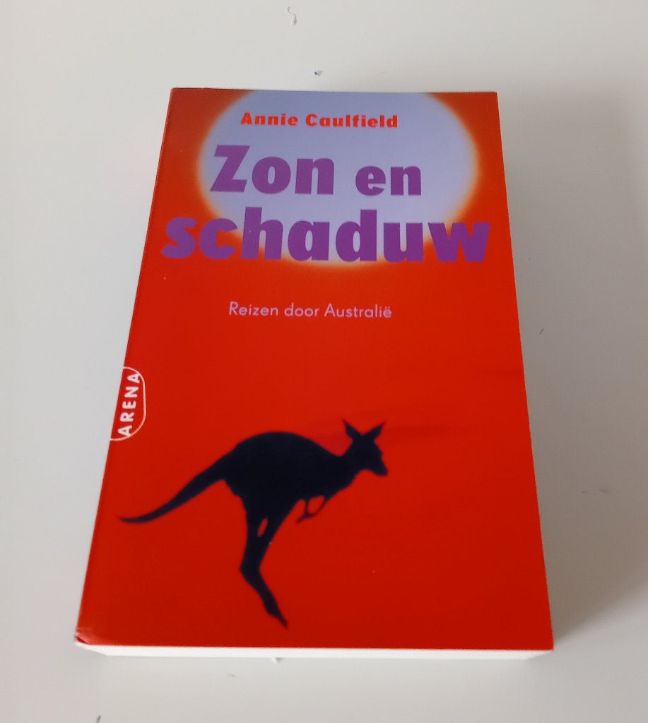 Annie Caulfield. Zon en schaduw. Reizen door Australië., Boeken, Ophalen, Zo goed als nieuw, Australië en Nieuw-Zeeland
