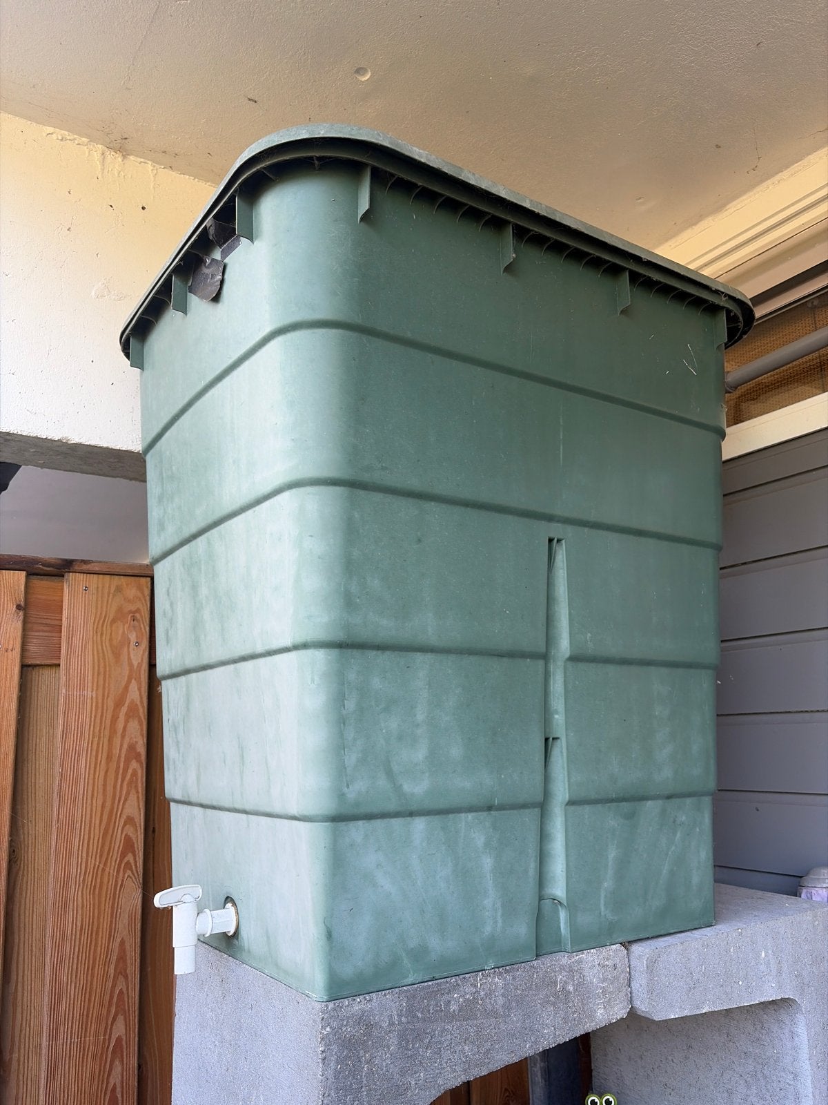 Regenton groen met kraantje, 150 liter of meer, Tuin en Terras, Regentonnen, Ophalen, Kunststof, Gebruikt, Met kraantje
