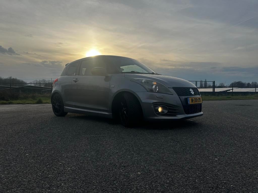 Suzuki Swift 1.6 3D Sport 2012 Grijs, Auto's, Suzuki, Particulier, Swift, Benzine, D, Hatchback, Handgeschakeld, Geïmporteerd