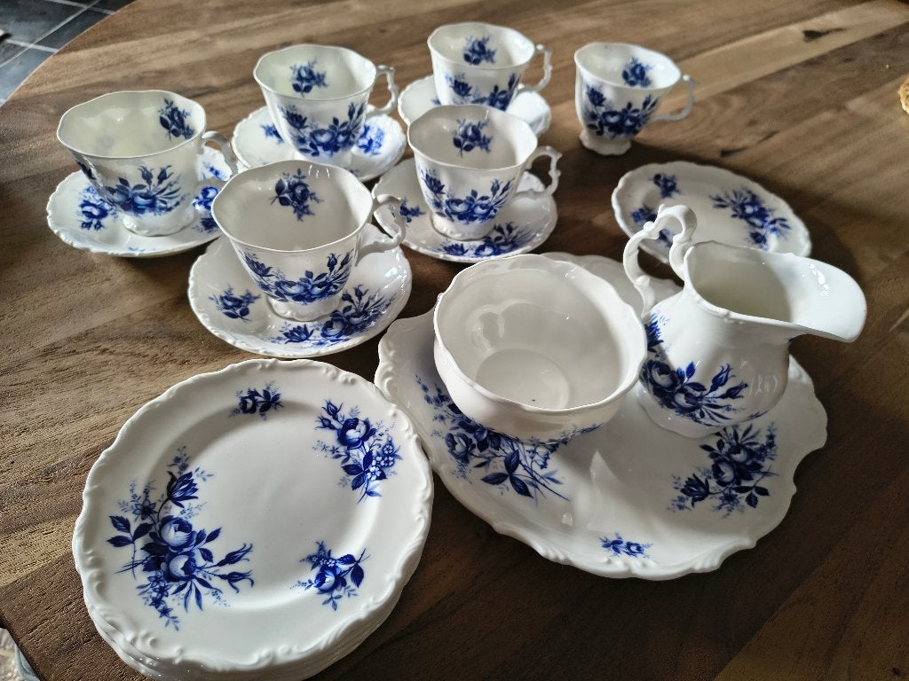 Royal Albert, Ophalen