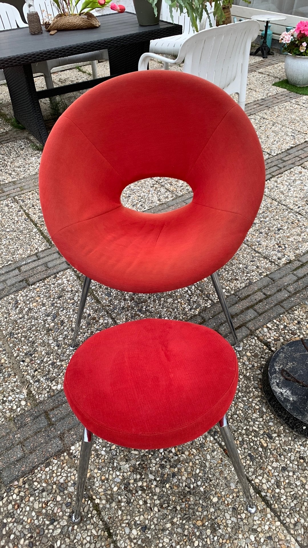 Rode relaxstoel met voetenbankje, Ophalen, Zo goed als nieuw, Rood, Eén