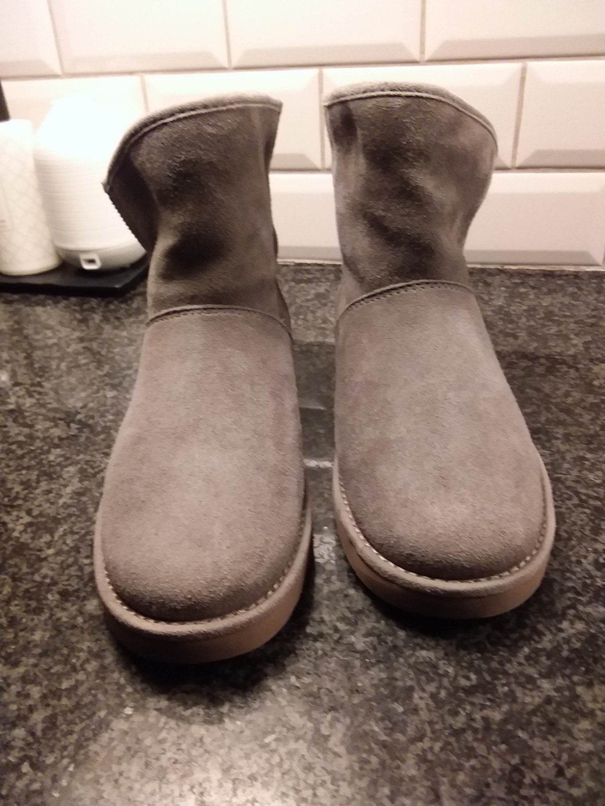 Ugg Laarsjes. Maat 37. NIEUW, Ophalen of Verzenden, Nieuw, Beige