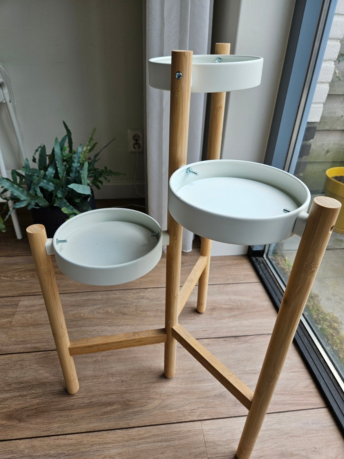 Stijlvolle plantenstandaard met 3 niveaus, Ophalen, Hout, Zo goed als nieuw, Modern