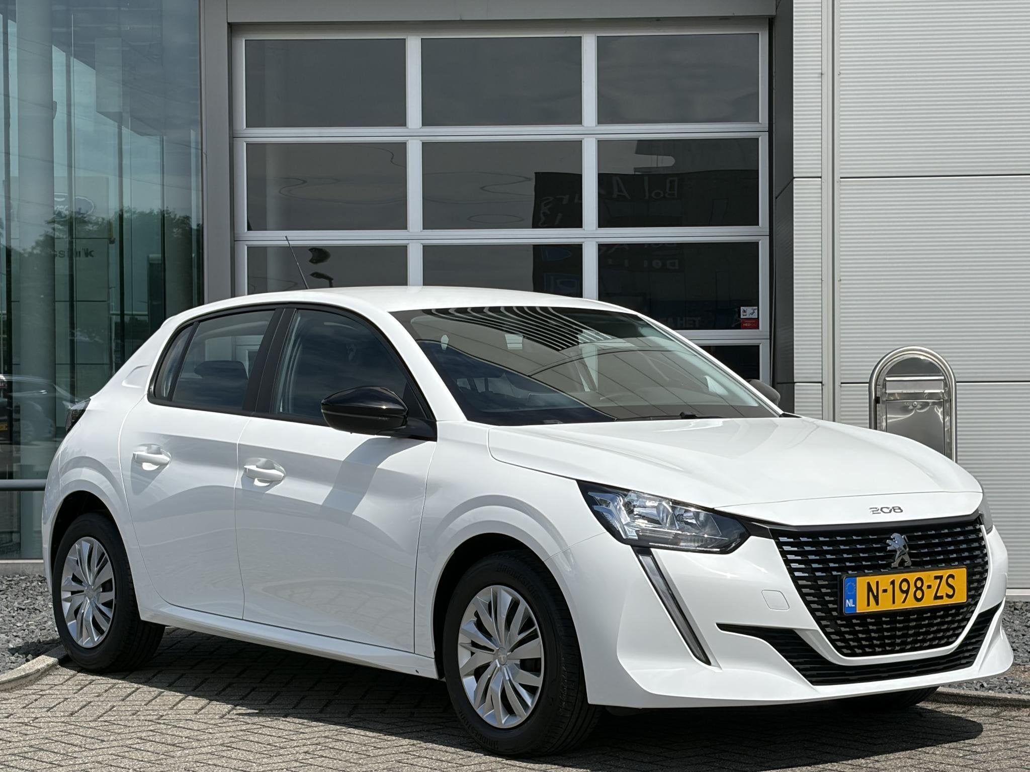Peugeot 208 1.2 PureTech Active | Navigatie | DAB radio | Ai, Voorwielaandrijving, Stof, Euro 6, 1199 cc