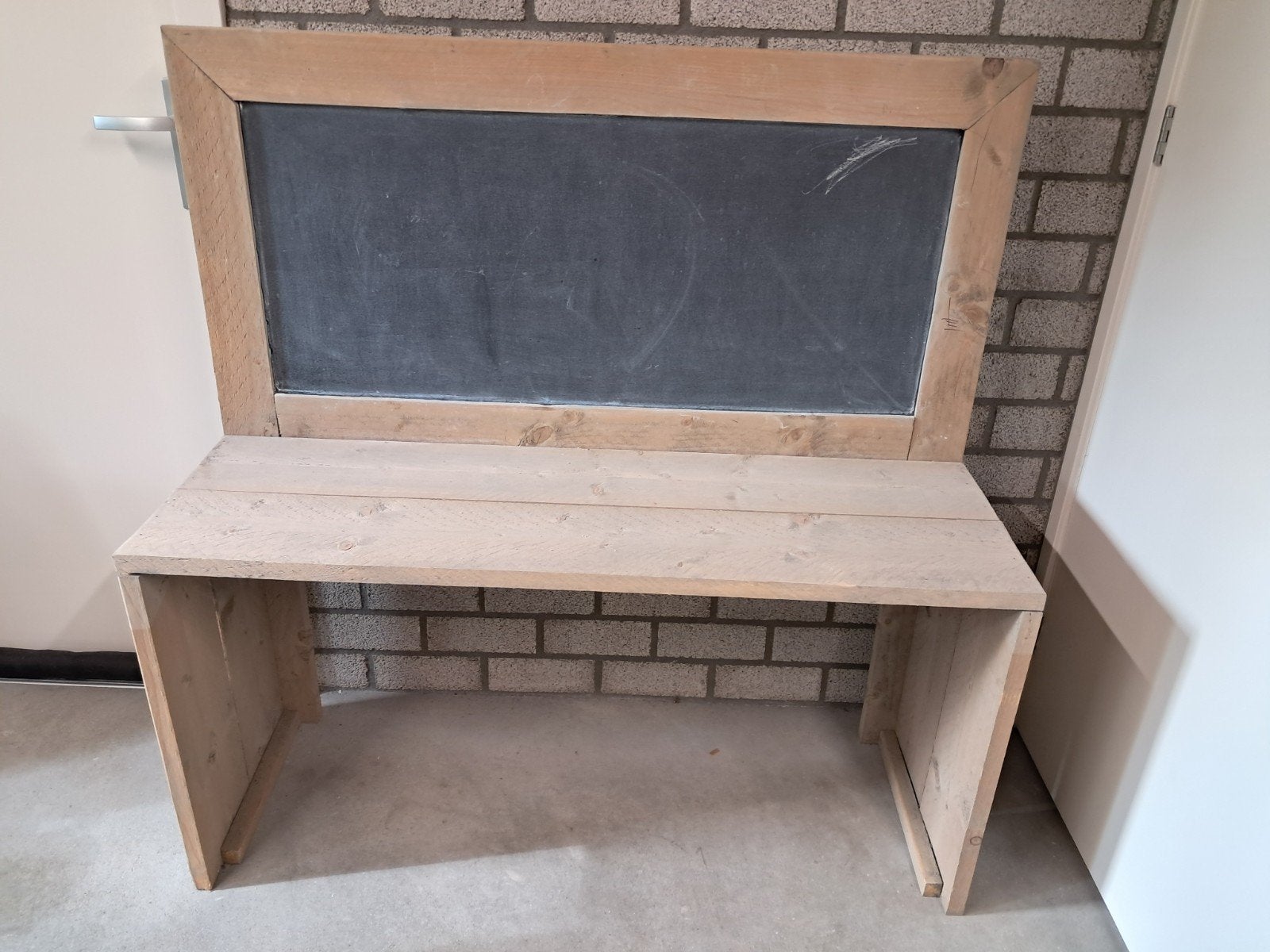 Steigerhouten speel-/knutseltafel met krijtbord, Ophalen, Gebruikt