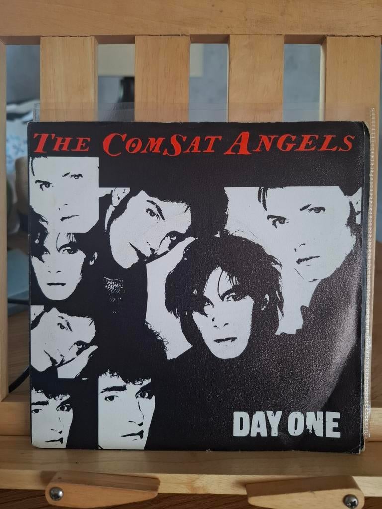 Single: the comsat angels - day one, Ophalen of Verzenden, Pop