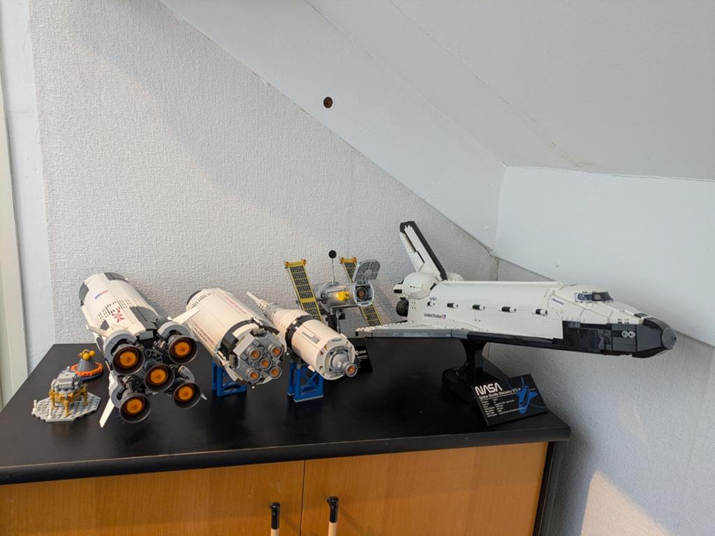 Lego Space Shuttle 10283 en Lego Saturn V 21309, Ophalen of Verzenden, Zo goed als nieuw
