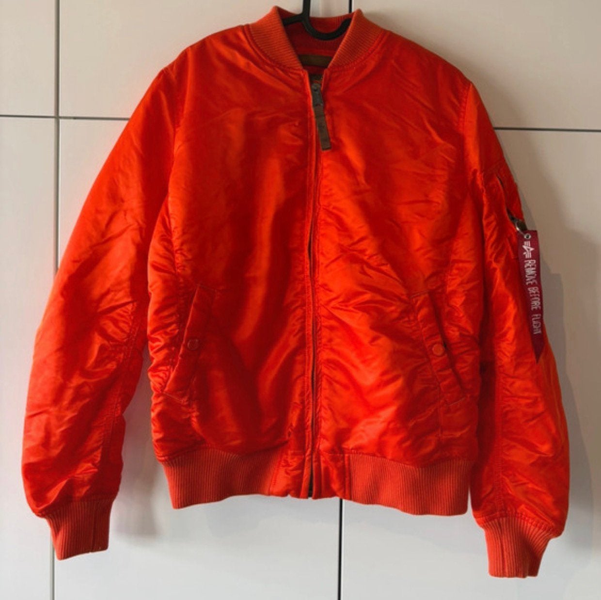 NL WK Bomberjack Alpha Industries S/M, zgan, Kleding | Dames, Ophalen, Zo goed als nieuw, Maat 38/40 (M), Oranje
