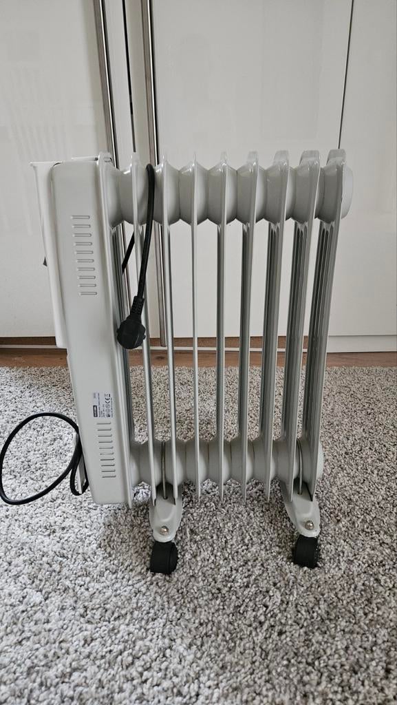 Handson Oliegevulde Radiator 2000W - Elektrische Kachel, Ophalen, 30 tot 80 cm, Radiator, Minder dan 60 cm