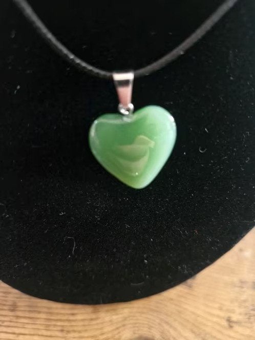 Ketting Met donkergroen stenen hart h3, Sieraden, Tassen en Uiterlijk, Kettingen, Verstelbaar, Onbekend, Nieuw, Ophalen of Verzenden