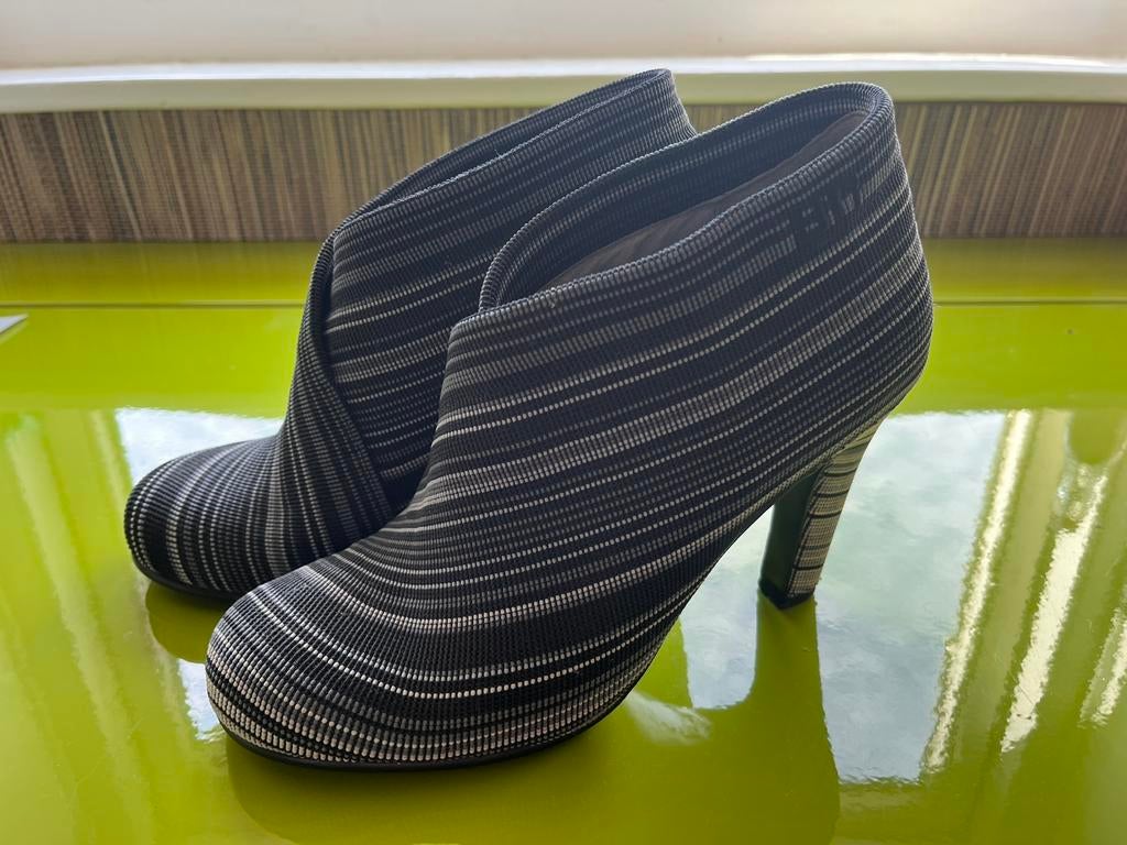 Prachtige grijze United Nude, maat 37, Ophalen of Verzenden, Zo goed als nieuw, Schoenen met hoge hakken, Grijs